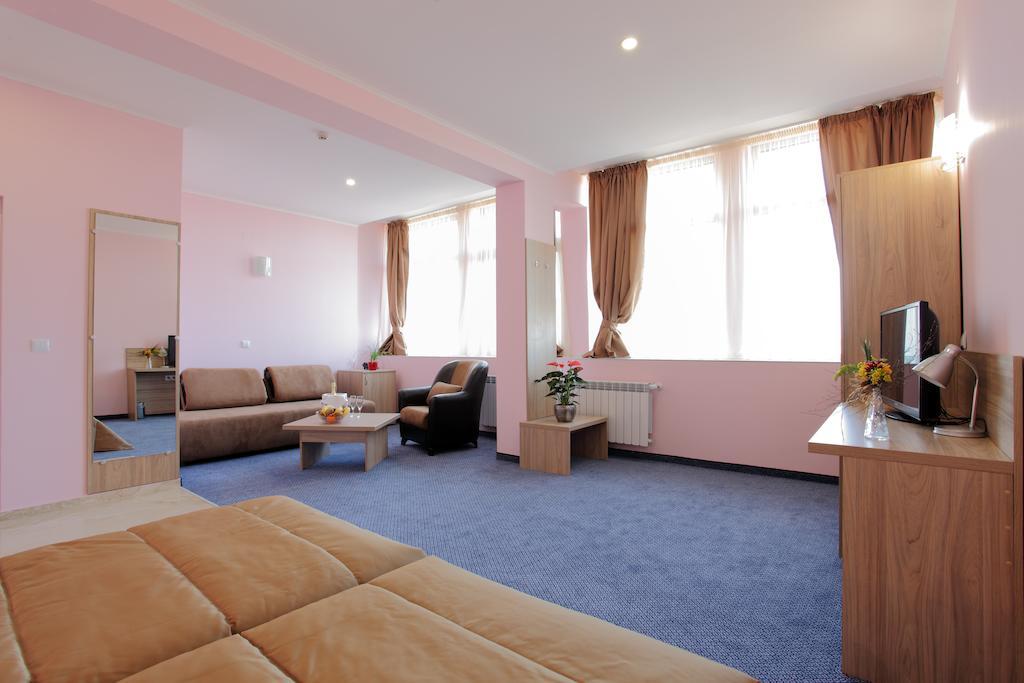Teodora Palace Hotel Ρούσε Δωμάτιο φωτογραφία