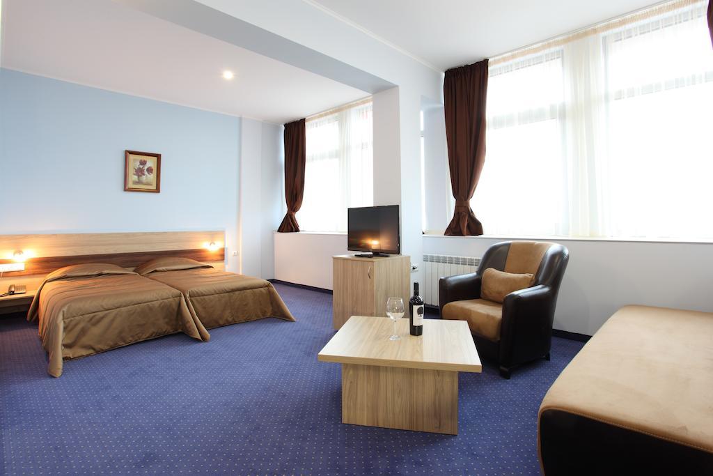 Teodora Palace Hotel Ρούσε Δωμάτιο φωτογραφία